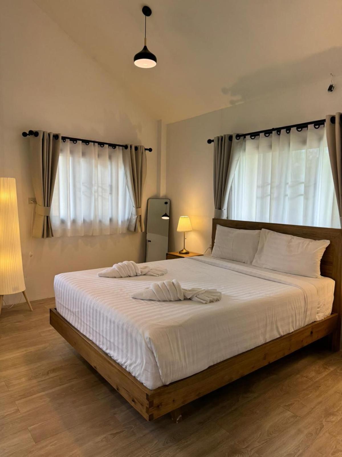אתר נופש Golden Hill 3*